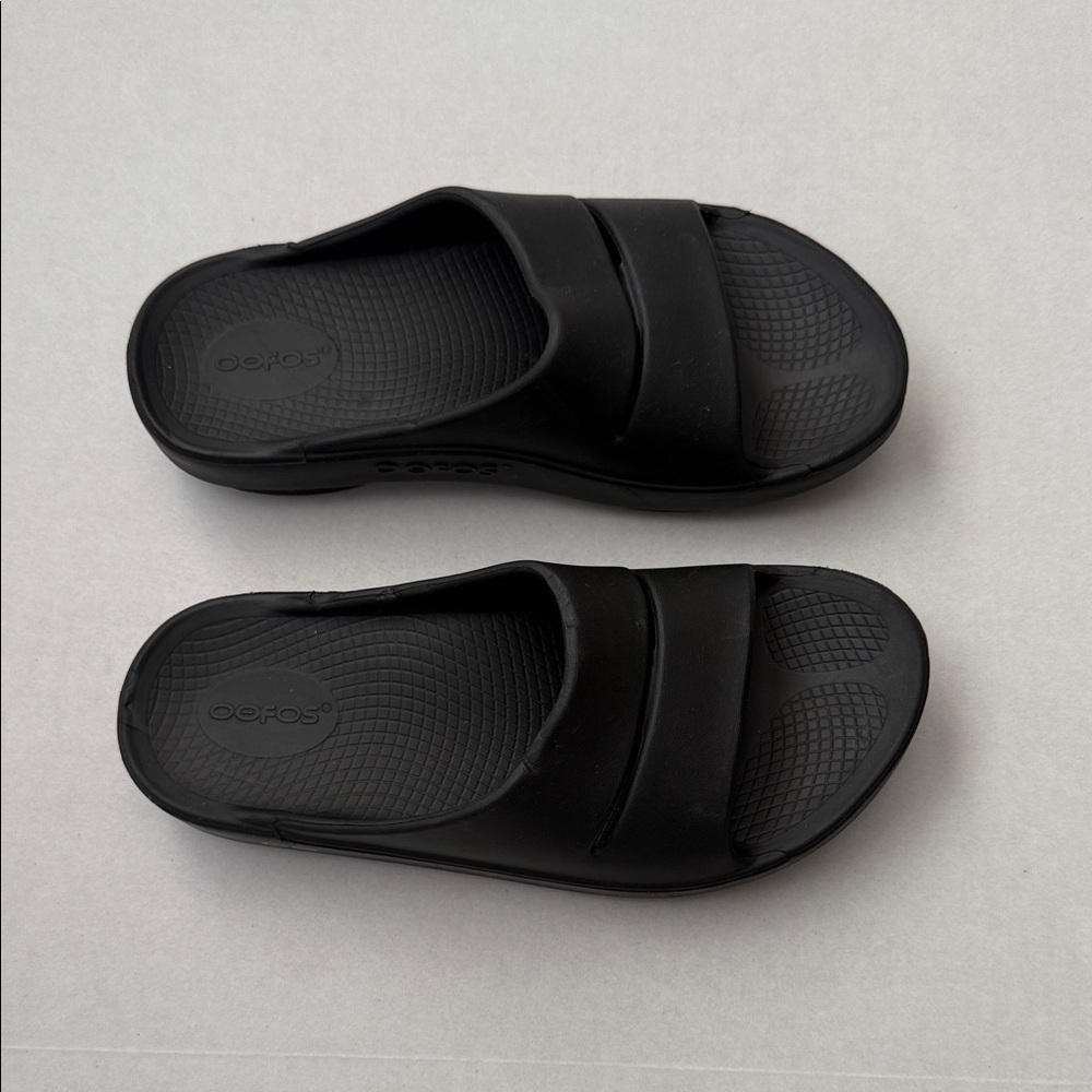 OOFOS ooahh Slide Sandals Recovery and Confort Men’s 6 Women’s 8